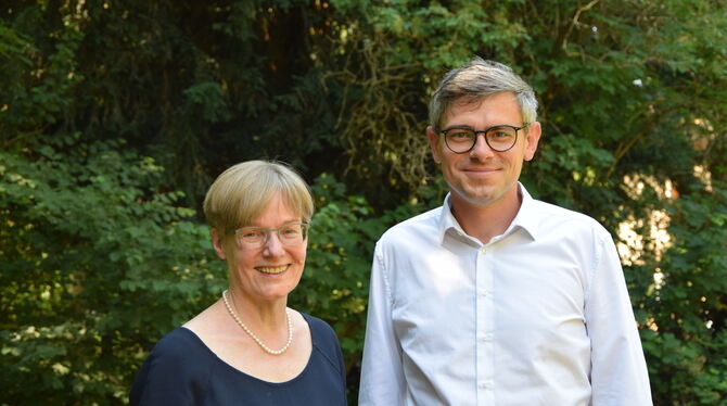 Dekanat Die amtierende Dekanin des Kirchenbezirks Tübingen Elisabeth Hege und ihr Nachfolger Martin Böger.