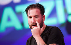 Michael Wendler hat vor allem während Corona mit seinen Verschwörungserzählungen für Aufsehen gesorgt. Jetzt arbeitet er an sein