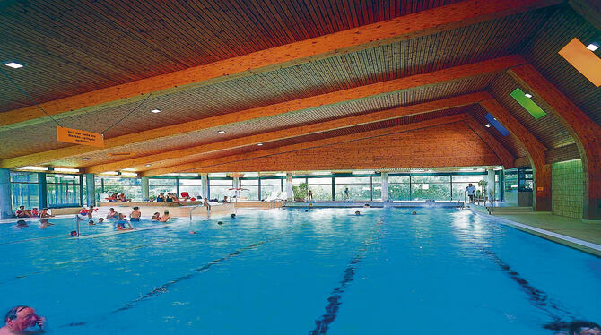 Die Alb-Lauchert-Schwimmhalle wird runderneuert, der Charme soll erhalten bleiben. FOTO: STADT GAMMERTINGEN Die Alb-Lauchert-Schwimmhalle wird runderneuert, der Charme soll erhalten bleiben. FOTO: STADT GAMMERTINGEN