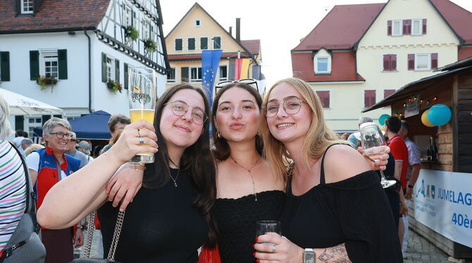 2025-07-04 Passy,Festakt,40 Jahre Partnerschaft,Kulturhaus,Pfullingen,Stefan Wörner,Raphael Castera Deutsch-französische Freundschaft: mit dem Bürgerfest feierten Pfullingen und Passy auch die europäische Einigung.