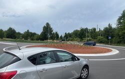 Die Baustelle am neuen Auchtertkreisel in Metzingen ist beendet. Der Verkehr fließt seit Freitagmorgen wieder.