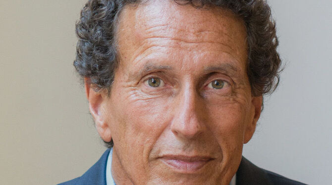Julian Nida-Rümelin lehrte Philosophie und politische Theorie an der Universität München. Er ist Autor zahlreicher Bücher und Ar