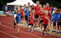 Zum Auftakt des Lichtensteinlaufs in der Sportanlage auf der Haid  sprinteten die kleinsten Athleten um den Sieg. 