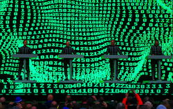 Tanzen in der digitalen Welt: Kraftwerk vor ihrem Stuttgarter Publikum.