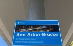 Die Radbrücke West hat einen neuen Namen: Am Donnerstag wurde die "Ann-Arbour-Brücke" feierlich eingeweiht - nach der amerikanis