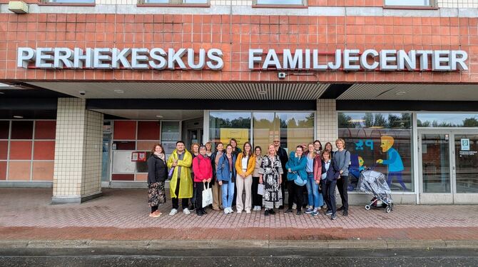 Community Health Nurses auf Reisen in Finnland Die Community Health Nurses haben bei ihrer Fortbildungsreise in Finnland auch ein Familienzentrum besichtigt.