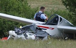 Ein Segelflugzeug ist am späten Sonntagnachmittag im Naturschutzgebiet Digelfeld abgestürzt Die Pilotin kam dabei ums Leben.  FO