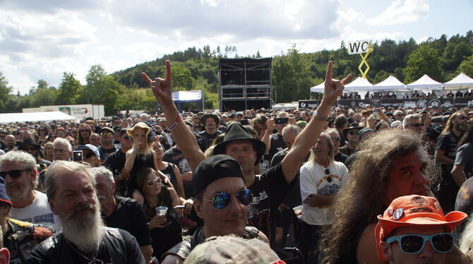 Tausende Metalfans feierten beim RVBang-Festival in Balingen. FOTOS: ZIMMERMANN Tausende Metalfans feierten beim RVBang-Festival in Balingen. FOTOS: ZIMMERMANN