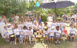 Mit fröhlichen Liedern und einer kleinen Tischrakete, die Sterne regnen ließ, wurde jetzt der Bau des Rienzbühlkindergartens gef