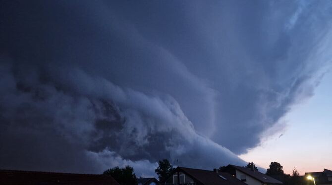 So sah die Reutlinger »Monster-Gewitterwolke« vom Ortsteil Reicheneck aus.