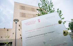Der Neubau des Islamzentrums in Tübingen wurde 2024 eröffnet. Nun soll es evaluiert werden.  FOTOS: SCHANZ