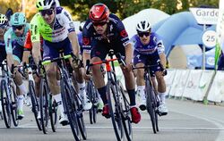 Marius Mayrhofer (roter Helm) hatte gleich zum Auftakt der Tour de France ein Top-Ergebnis. 