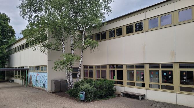 Bästenhardtschule Dieser Gebäudetrakt mit Klassenzimmern ist aktuell gesperrt. Er wird höchstwahrscheinlich einem Neubau weichen müssen.