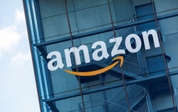 Amazon möchte am Rande des Bad Uracher Stadtteils Hengen ein Verteilzentrum. Einwohner kritisieren das. Drei Bürger haben ein Bü