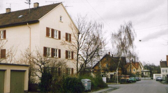 1983 - Straßenkreuzung: Wo wurde das Foto aufgenommen?  Eventuell in Betzingen?