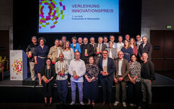Die Preisträger des Innovationspreises BW 2025 haben sich zum Gruppenfoto versammelt. Mit dabei war auch Walddorfhäslachs Bürger