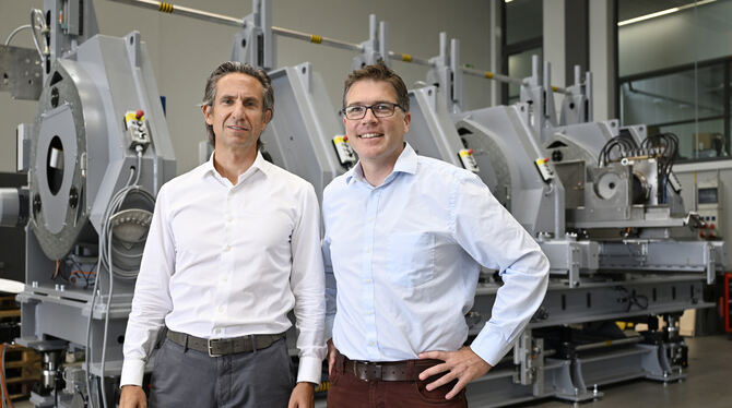 Werkstoffprüfung Geschäftsführender Gesellschafter Felix Förster (links) und Geschäftsführer Christoph Schanz von der Institut Dr. Foerster GmbH