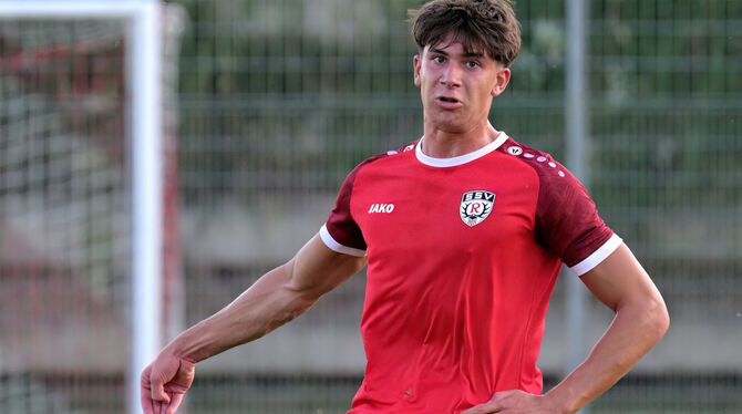 Baden-Wuerttemberg, Fussball, Maenner, OL, Oberliga, Saison 2025/26, Testspiel, Vorbereitungsspiel, wfv Wurde mit einem Lob von Trainer Alexander Strehmel bedacht: Youngster Lino Kuhn.