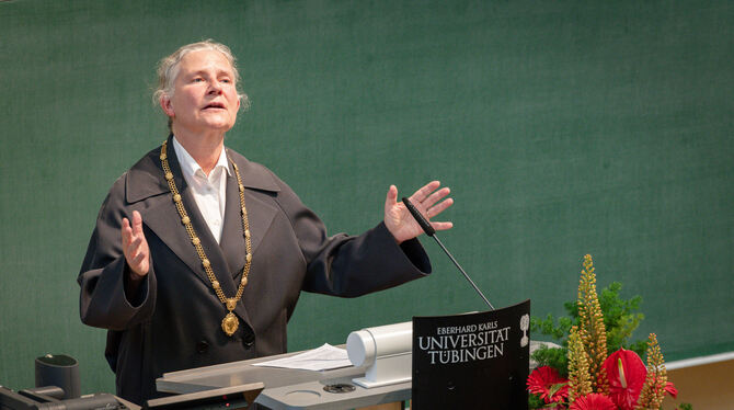 Professorin Karla Pollmann, Rektorin der Universität Tübingen, beim Festakt zur Gründung des Instituts für Rechtsextremismusfors