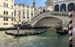 Die Rialtobrücke in Venedig