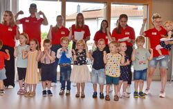 Lobeshymen auf das  neue Mössinger Kinderhaus bei der Einweihungsfeier.