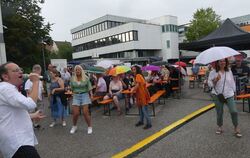 Das bisschen Regen konnte die Tanz-Laune in Pliezhausen nicht trüben. 