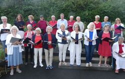 Der deutsch-französische Chor »Cantanous« aus Reutlingen machte mit seinen Chansons ein Stück Frankreich in Pliezhausen erlebbar