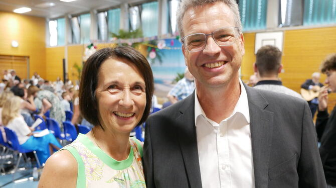 St. Wolfgangschule Verabschiedung »Ein tolles Team« - Rektorin Birgit Scheurer und Daniel Kutter haben acht Jahre lang an der St. Wolfgang Schule super zusammenge