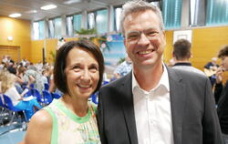 "Ein tolles Team" - Rektorin Birgit Scheurer und Daniel Kutter haben acht Jahre lang an der St. Wolfgang Schule super zusammenge