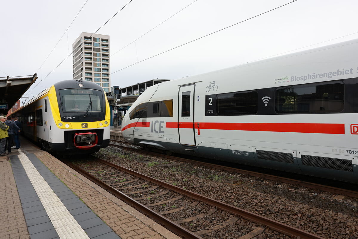 Zugtaufe_ICE_Bahnhof-RT_online_diet_240725__07