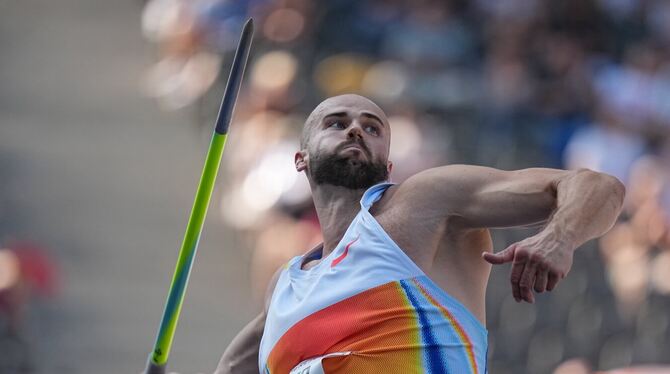 Julian Weber übertraf dieses Jahr zum ersten Mal die 90-Meter-Marke. FOTO: KAPPELER/DPA