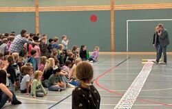 Der Sponsorenlauf ist Tradition an der Graf-Eberhard-Schule. Das bringt Geld für Kinder in entlegenen Gebieten, deren Eltern sic