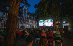 500 GEA-Abonnenten im ausverkauften Spitalhof bereiteten dem Reutlinger Open-Air-Kino eine Traumstart.