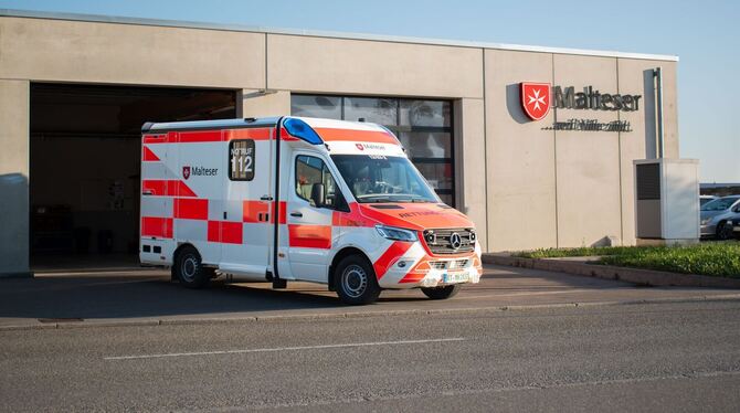 Der neue Rettungswagen der Malteser im Gebiet Katzensteig.  FOTO: MALTESER NECKAR-ALB