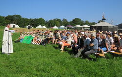 Gehört zum Pfadi-Leben fest dazu: ein Lagergottesdienst.  FOTO: BARTH
