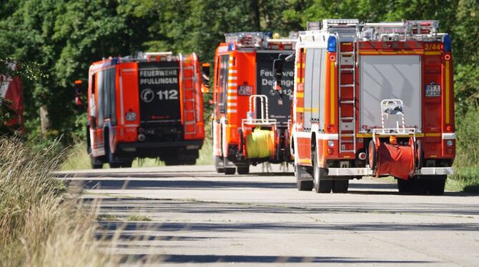 Feuerwehren aus der Umgebung sind auf der Panzerringstraße unterwegs, allerdings nicht zum Einsatz, sondern zum Sicherheitstrai Feuerwehren aus der Umgebung sind auf der Panzerringstraße unterwegs, allerdings nicht zum Einsatz, sondern zum Sicherheitstrai