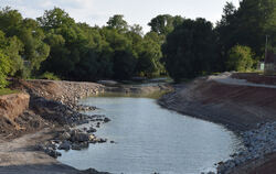 Ein vielgestaltiges Flussbett hat der Neckar schon bekommen. Jetzt wird der Park geschaffen. FOTO: WALDERICH