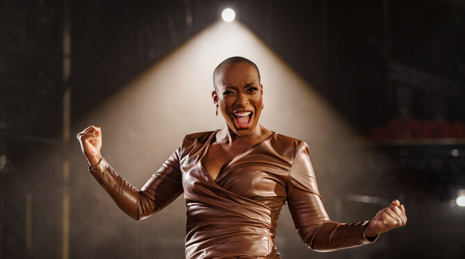 Frau mit Power: Im Musical »We Will Rock You« spielt Aisata Blackman eine gefürchtete Herrscherin.