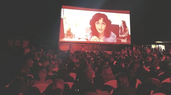 Nicht im Kinosaal, sondern unter freiem Himmel können Besucher hier Filme sehen.