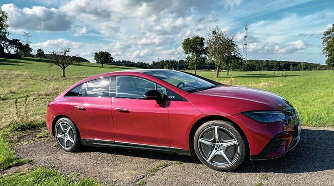 Geht doch: Der vollelektrische Mercedes EQE 350+ hat eine beeindruckende Reichweite. FOTO: ISO Geht doch: Der vollelektrische Mercedes EQE 350+ hat eine beeindruckende Reichweite. FOTO: ISO