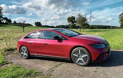Geht doch: Der vollelektrische Mercedes EQE 350+ hat eine beeindruckende Reichweite.  FOTO: ISO