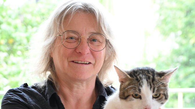 Tiere Die Initiatorin des Betreuungsnetzwerks Dr. Dorothee Wiest mit ihrem Kater Rodney.