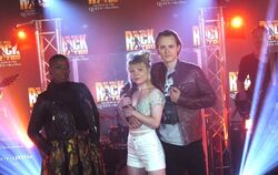 Aisata Blackman (links) schlüpft in "We Will Rock You" in die Rolle der Killer Queen, Isabel Waltsgott und Kasper Nilsson verkör