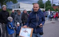 Experte Markus  Bihler zeigt Fledermausarten und erklärt die Besonderheiten. Am Märchensee können noch viele der nachtaktiven  T