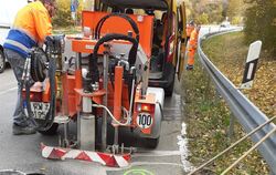 Die Fahrbahn zwischen Bodelshausen und Ofterdingen wird untersucht.  FOTO: RP 