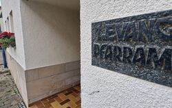 Eins der beiden evangelischen Pfarrämter der Metzinger Martinskirche in der Helferstraße. Nachdem die Pfarrstelle Martinskirche-