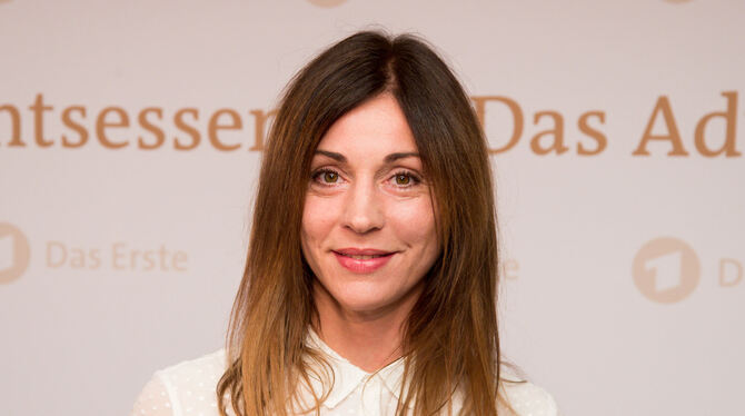 lby, bay Ulrike Claudia Tscharre ist eine deutsch-österreichische Schauspielerin und Hörspielsprecherin.