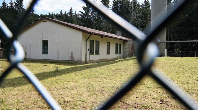 Der Bundesforst übernimmt das ehemalige Bundeswehrgebäude in Zainingen im Gewann Dullenwang. FOTOS: LENK Der Bundesforst übernimmt das ehemalige Bundeswehrgebäude in Zainingen im Gewann Dullenwang. FOTOS: LENK