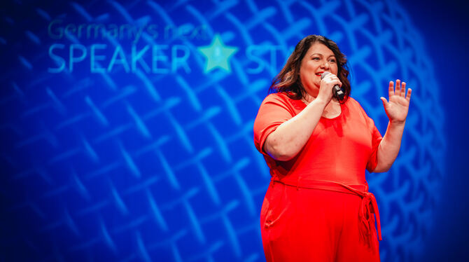 Ines Ehe Traumland Germany's Next Speaker Star Ines Ehe spricht darüber, wie sie ihre Leidenschaft für ihren Beruf mit ihrem Familienleben vereinbart.