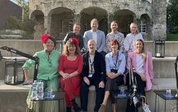 Das IHK-Handelsforum am Donnerstag: Nina Lorch-Beck (hinten, von links), IHK- Handelsexperte Vincent Schoch, Moderator Soufiane